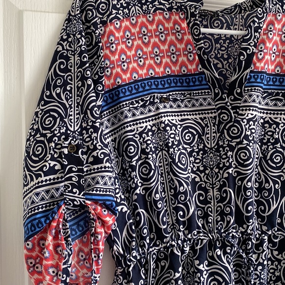 Long quarter length sleeve v-neck dress - Picture 2 of 4